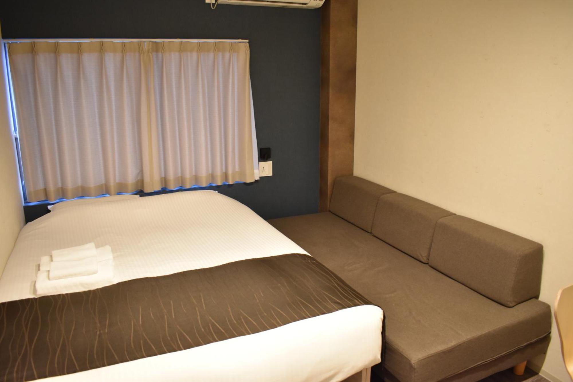 فندق Shinsaibashi House أوساكا الغرفة الصورة