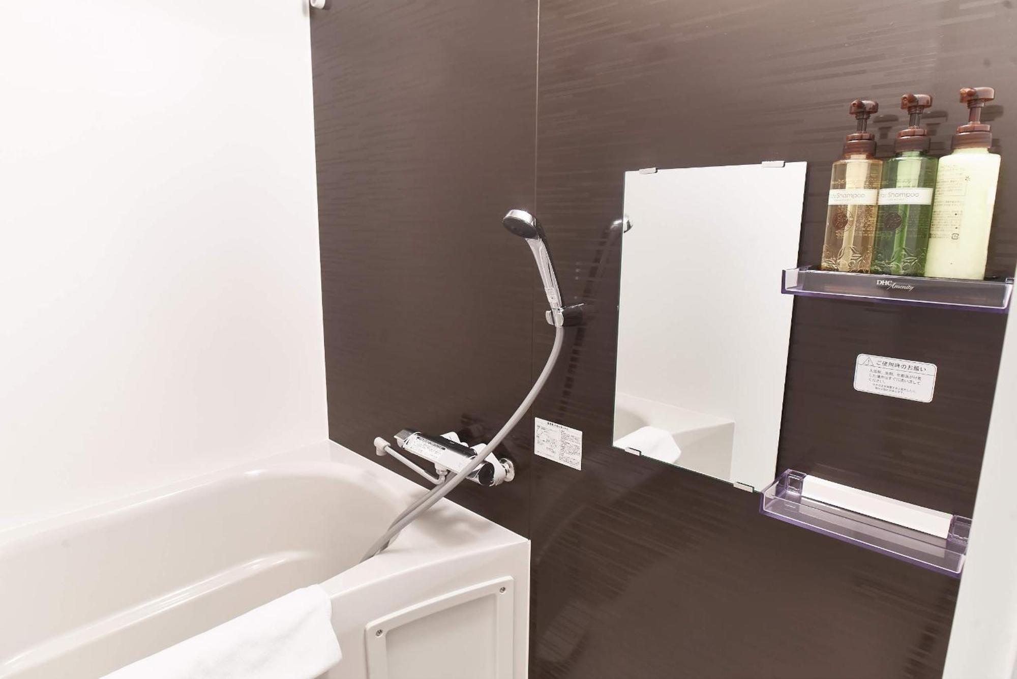 فندق Shinsaibashi House أوساكا الغرفة الصورة